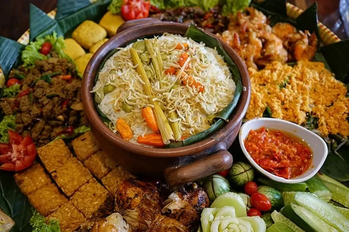 Nasi Liwet dan Kesehatan: Kombinasi Ajaib di Jantung Cilacap